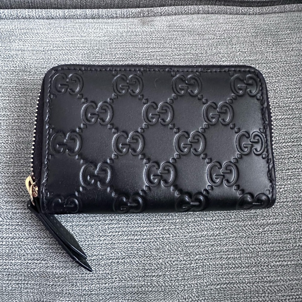 Gucci black leather logo zip around compact wallet